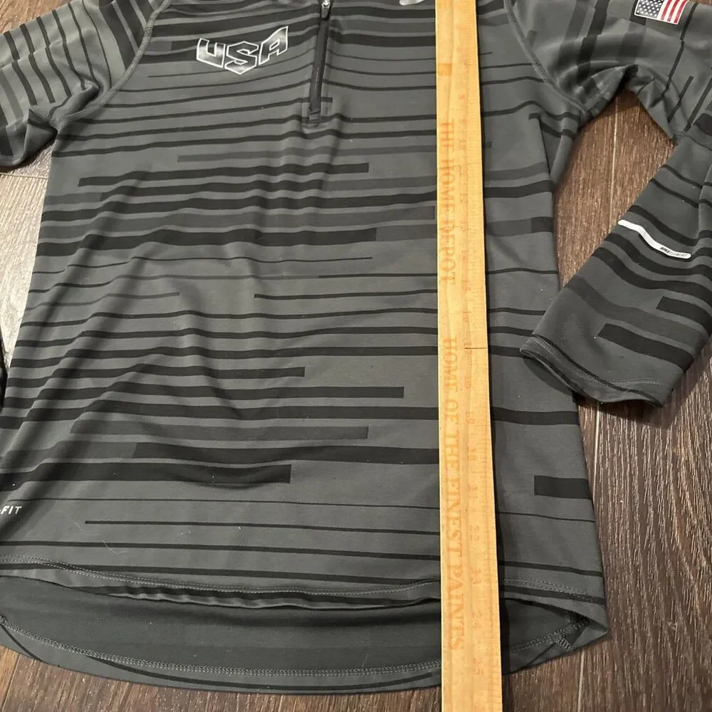 Nike Running Lightweight Long Sleeve Running 1/4 Zip Top; USA America; Adult Sm